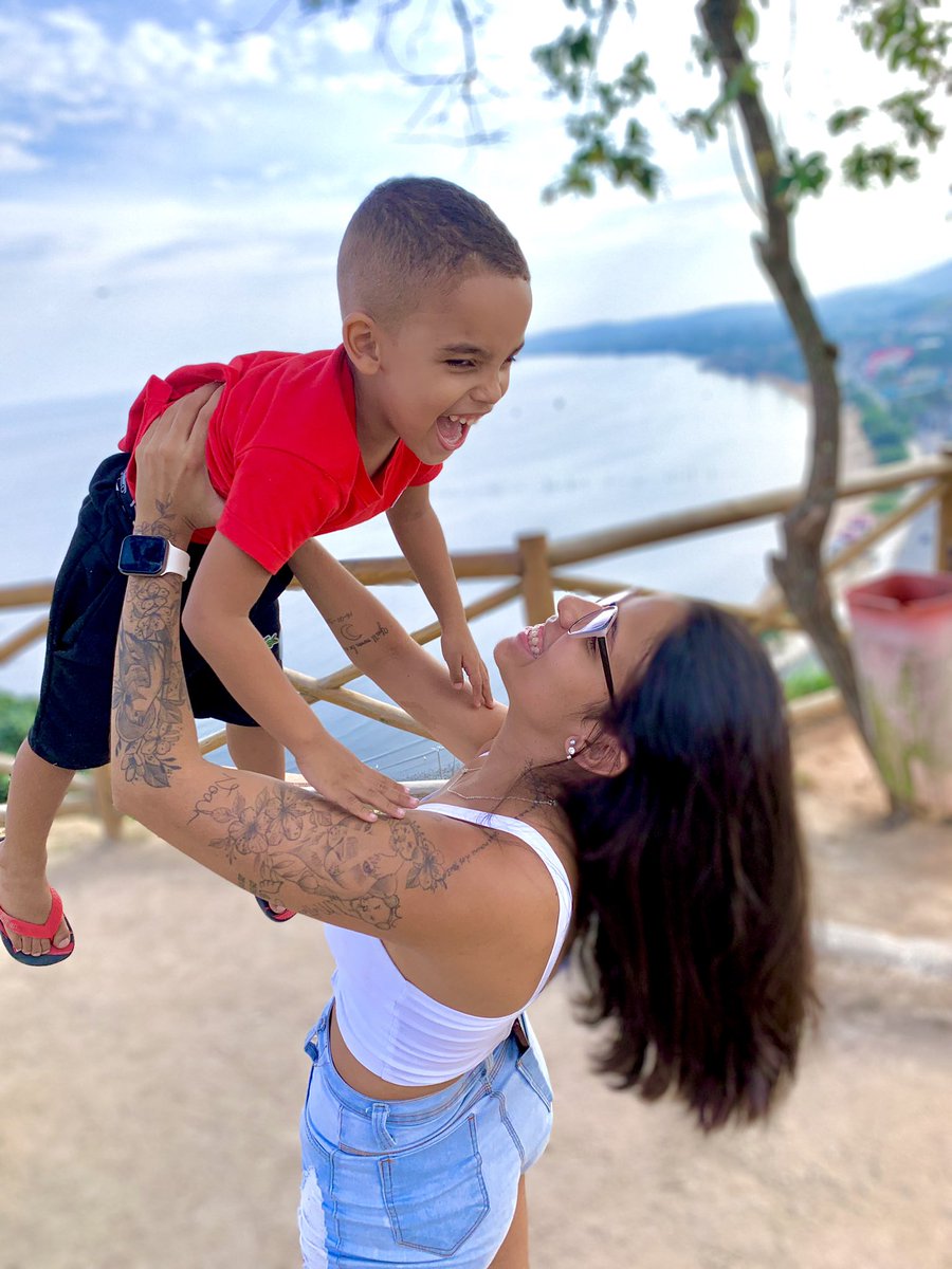ops_jhenne's tweet photo. tudo e qualquer coisa que exista nesse mundo, não é e nem vai ser capaz de superar o amor que sinto por vocês! 
Meus filhos, minhas razões de ainda viver, por vocês vale a pena todo e qualquer esforço! 🤍 https://t.co/zG20uaNuJl