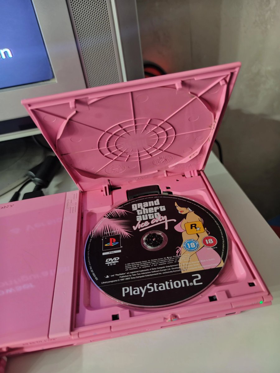 PlayStalgiaX's tweet photo. All you need really https://t.co/NB058ROYIR