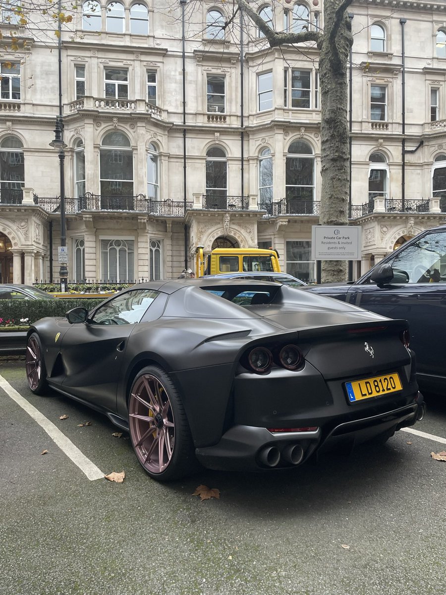 AnasIdhammou2's tweet photo. @CarSighting I saw the exact same car at the same place in London last year. Visit my ig @idhsupercars https://t.co/0I9ce5n8Xd