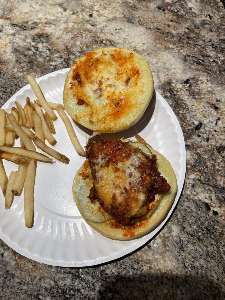 runner13miles's tweet photo. @Hardees is this what passes for an acceptable chicken sandwich these days?  I don’t expect a giant piece of chicken, but I also don’t think the bun should swallow it completely.  Do better. https://t.co/QgzUApLFAS