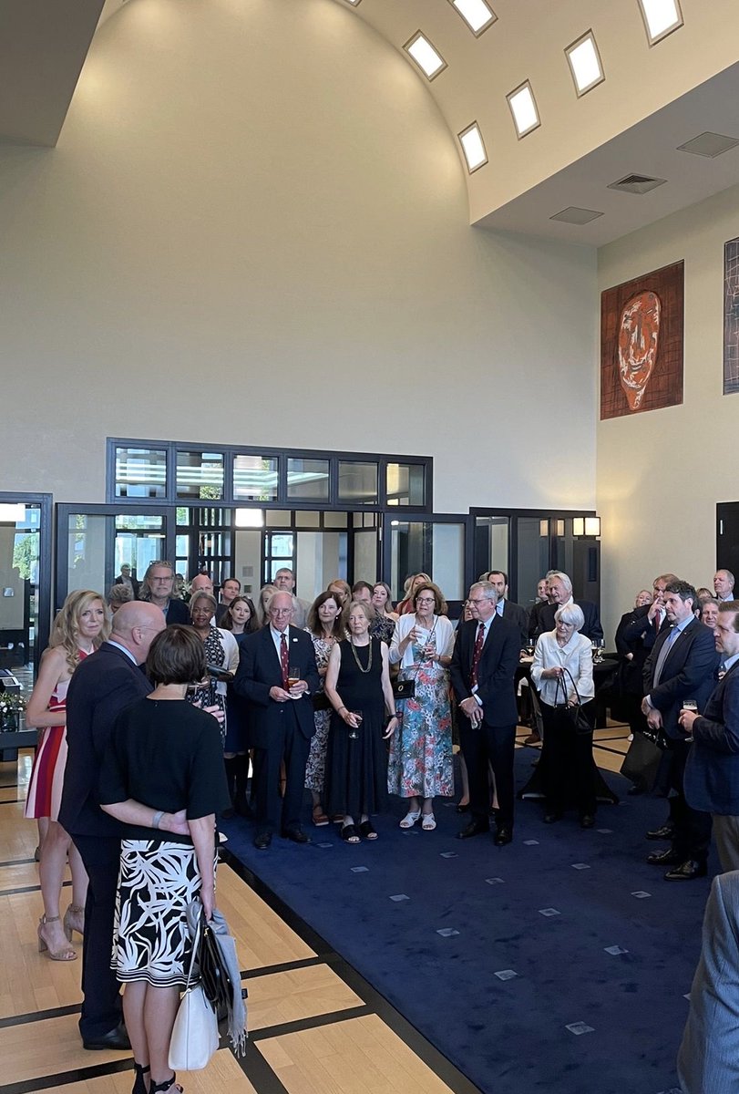 GermanAmbUSA's tweet image. Keeping in touch is no small feat! There’s a lot Germans can learn from Americans regarding alumni work — in terms of networking, volunteering, philanthropy. Excited to meet and learn from the alumni of @BoschFellowship tonight! #BoschAlumniNetwork