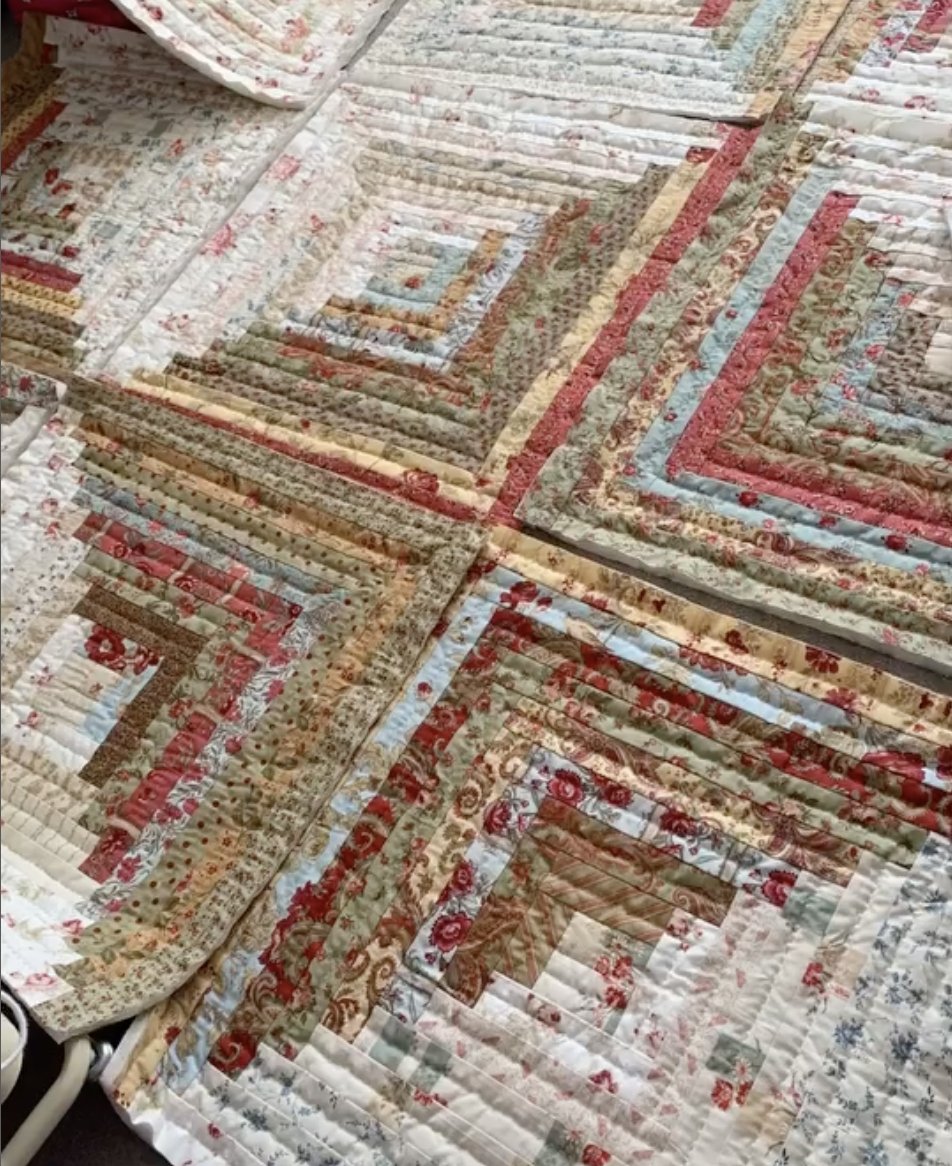 ValdaniInc's tweet image. So this is how my weekend will be going, stitching my blocks together for my huge block Logcabin quilt. - Carolyn Forster
carolynforster.co.uk

#CarolynForster #patchworkquilt #quiltinprogress #quiltasyougo #quiltingonthego #quiltling #valdani