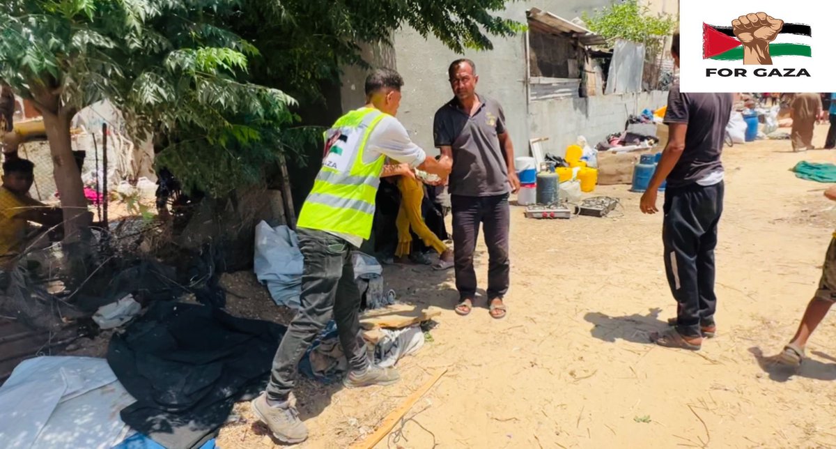 GazaDirectAid's tweet photo. It is important to feed the displaced and provide services to them and to the children through our efforts on the ground. We thank your efforts with us and we will continue @rida_ehab 

https://t.co/JeiFWUqVTu https://t.co/w9H3fFRmpm