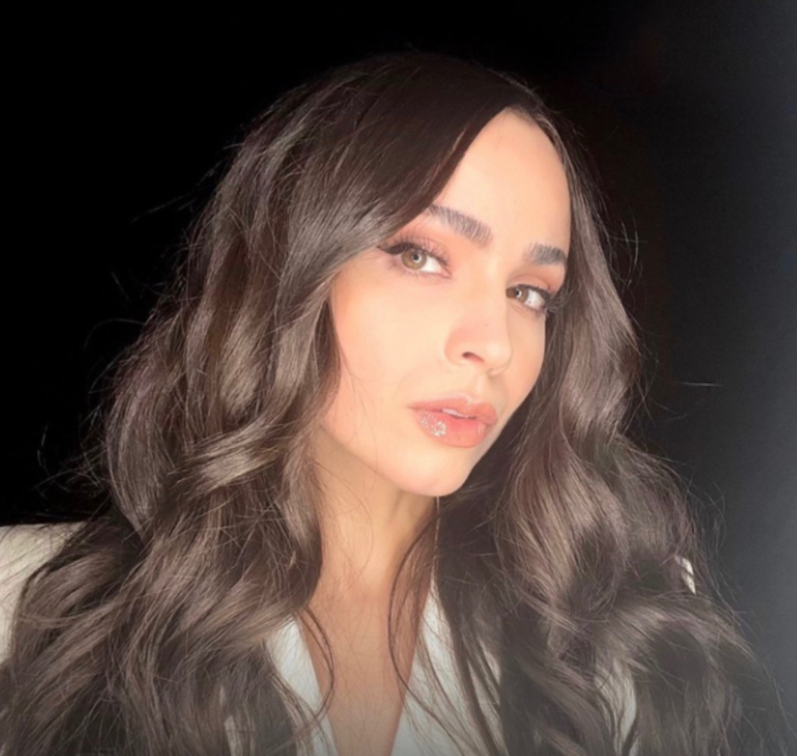 Hot people listen to Sofia Carson😘