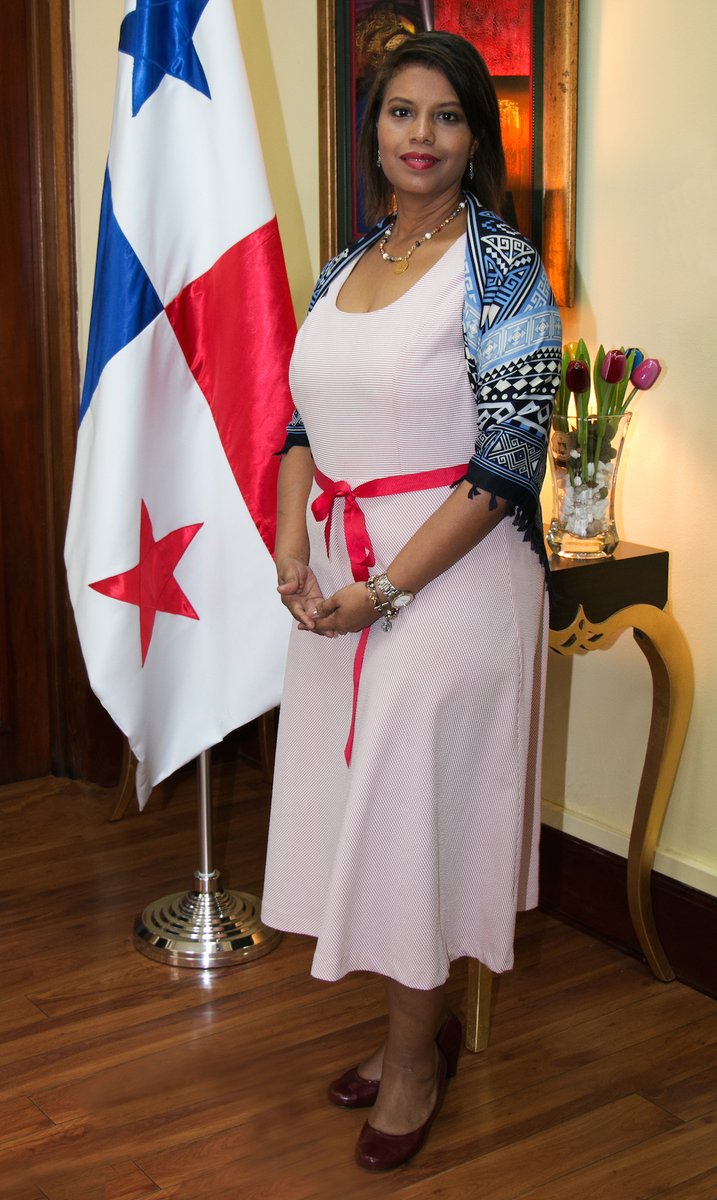 Reportan que la fiscal Zuleyka Moore habría sido destituida por el procurador Javier Caraballo. La funcionaria fue recientemente multada por la Sala de lo Contencioso Administrativo de la Corte Suprema, por una investigación deficiente.