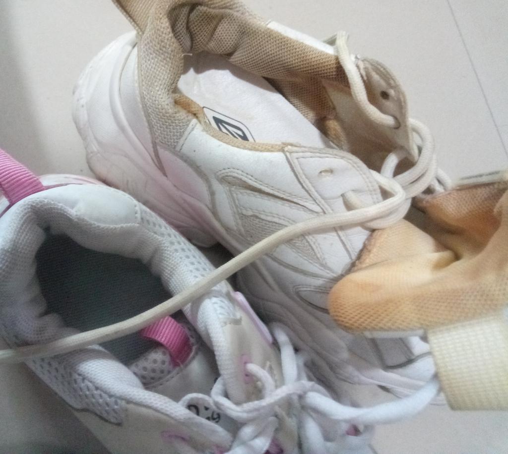 aaaE856901's tweet photo. #运动鞋 #老爹鞋 #斯凯奇 #耐克 #打胶 #寄射 #扫楼 #原味鞋 #射鞋 #袜子 #精液鞋 #恋物 有想被打胶鞋，袜的私信哦，同好欢迎交流 https://t.co/ujOBErxlEt