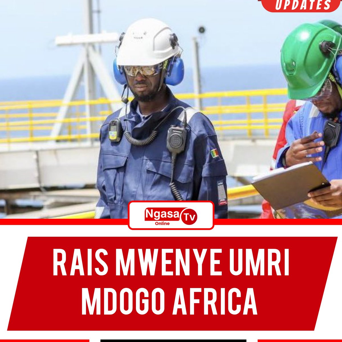 BossNgasa's tweet photo. Huyu ni Bassirou Faye, Rais wa Senegal na Rais mwenye umri mdogo zaidi Afrika. Hapa anakagua mradi wa kwanza wa Senagal wa uchimbaji Mafuta. Rais Faye anasema anafuraha kubwa kuona vijana wa Senegal wanatumia ujuzi wao kwenye mradi wa kuchimba Mafuta yao https://t.co/5t42K4xSLV