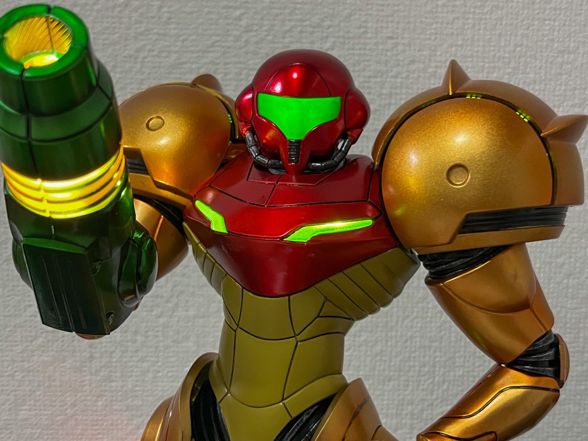 サムス・アラン 「キェアアァァァァカッコイイィィィ 台座でっけえええ」イドンのイラスト