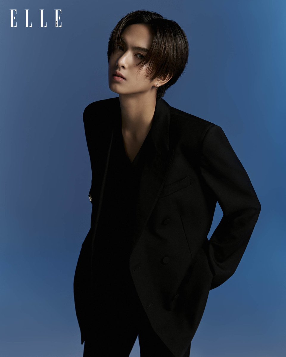 ELLEThailand's tweet photo. #ELLEDigitalCover จะองศาไหนก็เป๊ะ! เปิดภาพของหนุ่มคอปเปอร์ เดชาวัต @cucopper11 จากวง BUS7 กับลุคสูทเทเลอร์เรียบแต่เท่ ในเซตดิจิทัลคัฟเวอร์ เดือนมิถุนายนนี้

#ELLEThailand
#ELLEDGTxBUS7 
#BUS7UNIT #BUSbecauseofyouishine 
#COPPERdechawat https://t.co/Bqg0WyCX84
