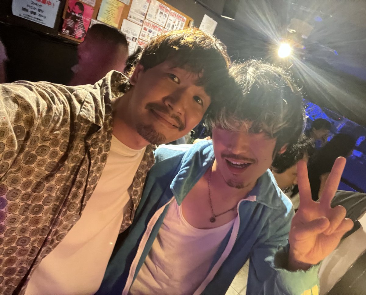 tomohiro_makino's tweet image. 昨夜はMUDYSIC'Sで一緒にツアー周り中のThe Spanky MudsのLIVEを観に代々木laboに遊びに行ってきた！
先週ぶりお疲れ様でした！楽しかったー！
MUDYSIC'SとのLIVEは、

7/19(fri)仙台FLYINGSON
是非近場の方遊びにおいでなさってや！