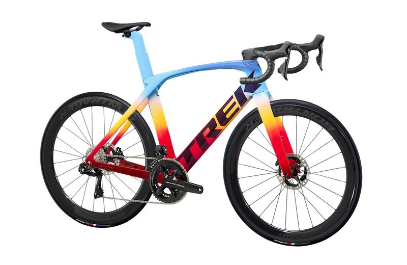 ロードバイクのロゴはクソデカデーハー主義の我輩はマドン sl gen8見て