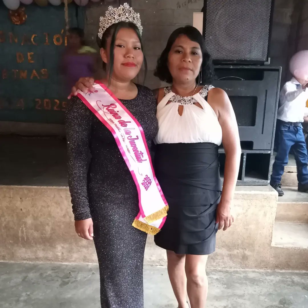 YuneisyAche's tweet photo. "Si puedes soñarlo, puedes hacerlo"👑😊❤💯
Gracias a mi familia porque siempre estan a mi lado😊❤ https://t.co/3CKNtTDsMO