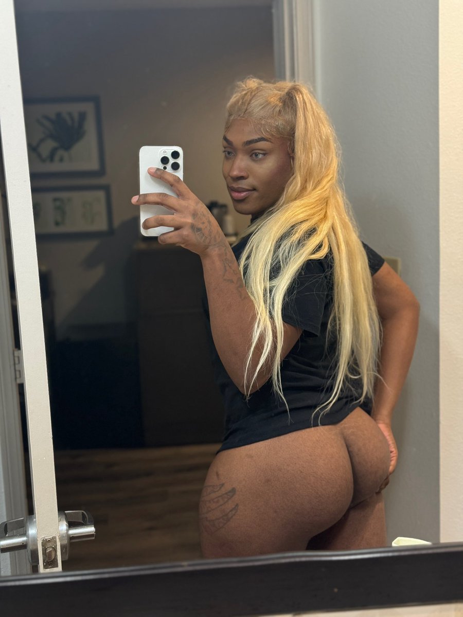 Robyn🔥 tweet media