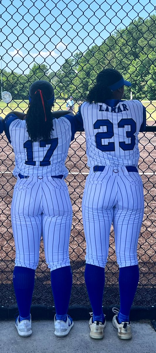 Gotta cherish the little things before they become distant memories! Love seeing these 2 play their last summer side by side! The way they push each other, challenge each other &amp; cheer for one another is special! <a href="/_laylajada/">Layla J. Lamar</a> <a href="/JolynaLamar/">Jolyna Lamar</a>