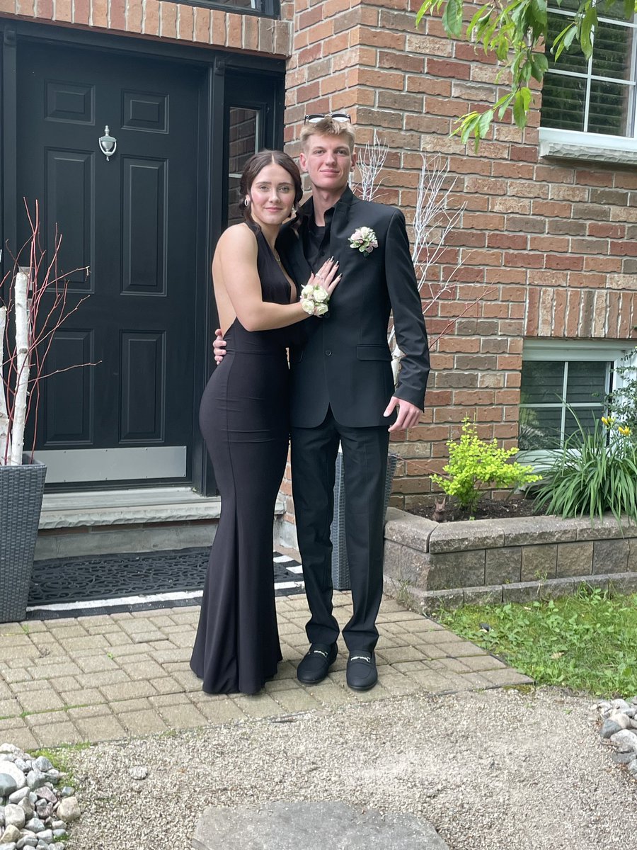 Glenn_Craft's tweet photo. Congratulations @Carys_Craft06 on your high school graduation from
@SJSHSAC and on pursuing a Degree in Psychology (BSc) @NipissingU! #hardwork #dreambig #believe https://t.co/viSdLqIr0D