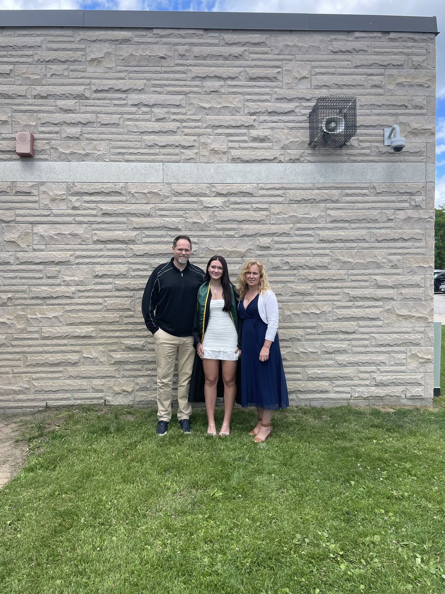 Glenn_Craft's tweet photo. Congratulations @Carys_Craft06 on your high school graduation from
@SJSHSAC and on pursuing a Degree in Psychology (BSc) @NipissingU! #hardwork #dreambig #believe https://t.co/viSdLqIr0D