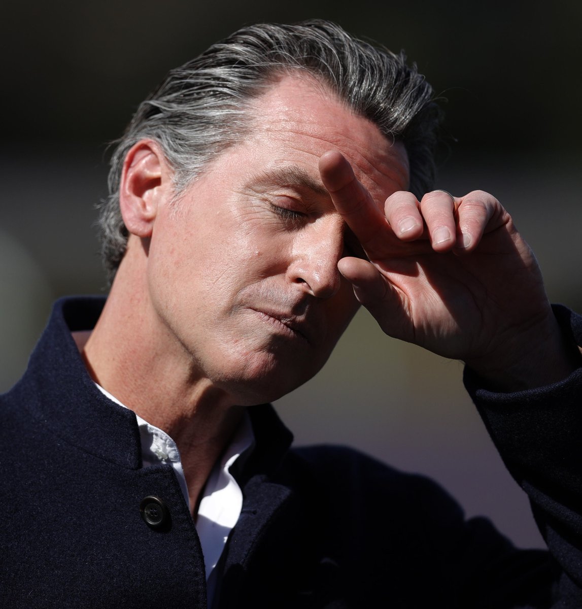 kerby3416's tweet photo. San Francisco Mayor Gavin Newsom's  re-election campaign manager resigned Wednesday after confronting the  mayor about an affair Newsom had with his wife while she worked in the  mayor's office, City Hall sources said. https://t.co/dOtOUbMhkA