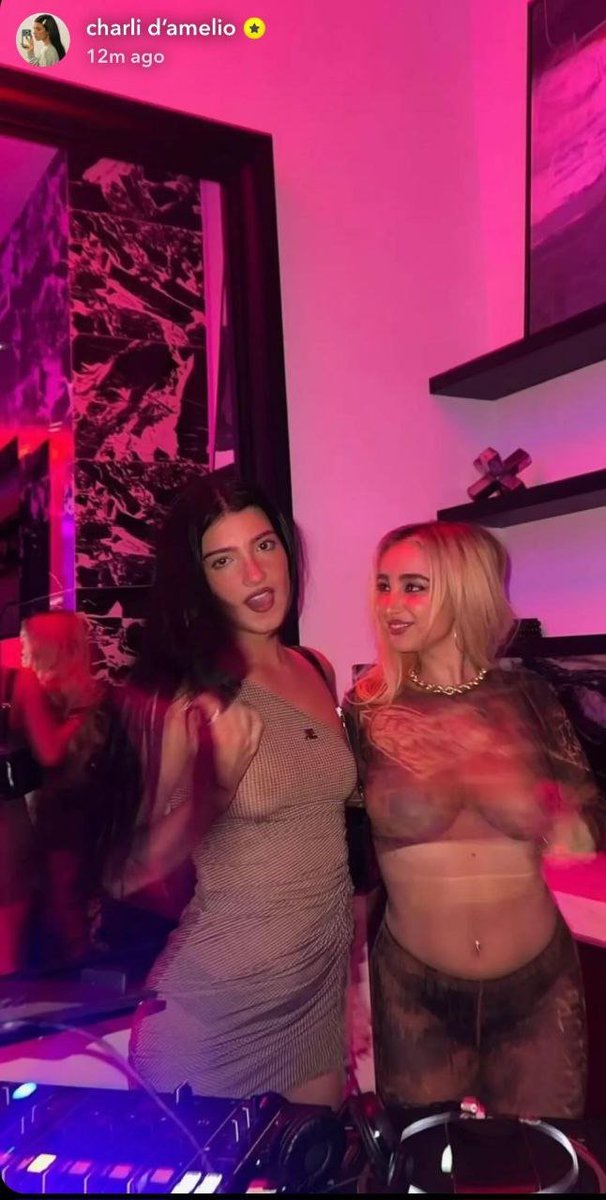 Charli D'Amelio has officially lost her mind 💀