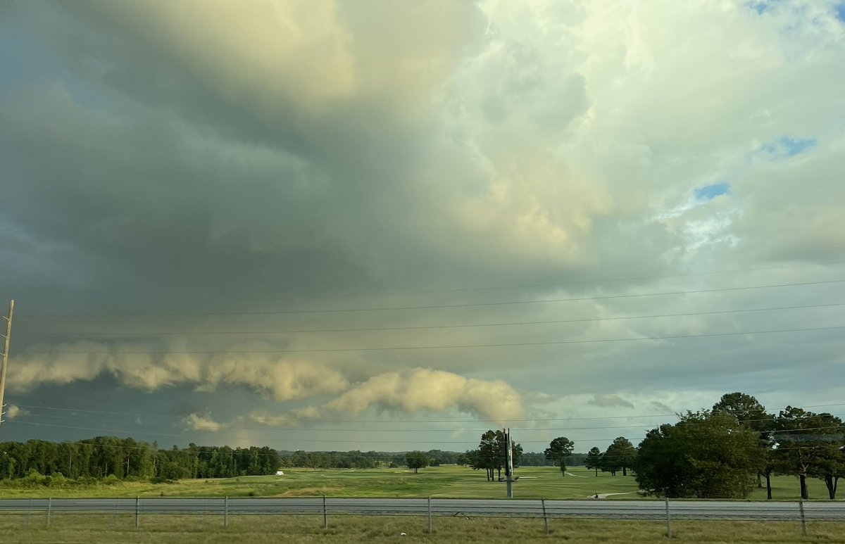 Coletide's tweet photo. Rain shaft  near McCalla. @spann @RichardWVUA23 https://t.co/WnrmXxjMS1