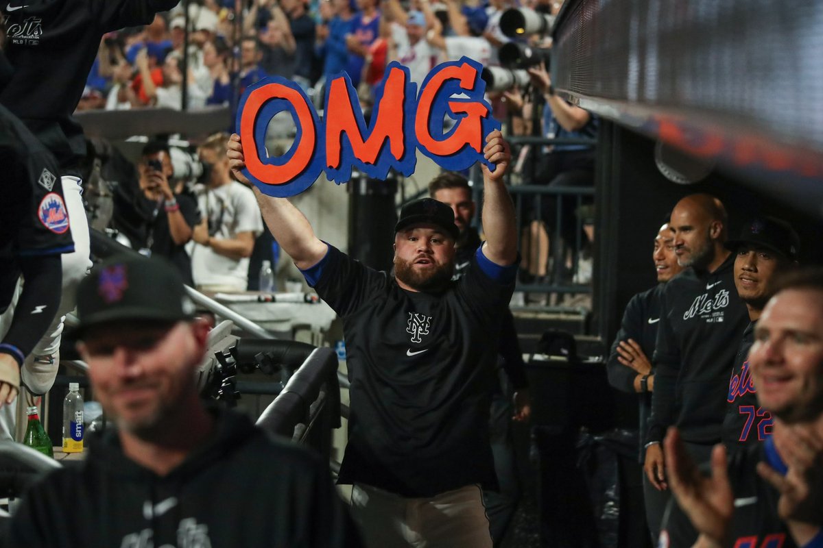 Mets's tweet photo. 😄😄 https://t.co/4eT3MB3s7x