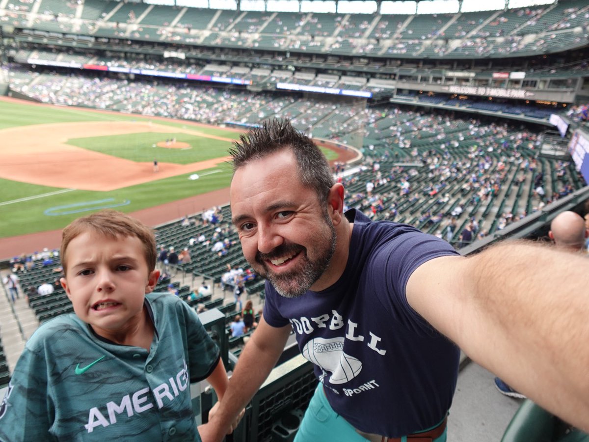 Sports weekend! Go team do thing with the ball! <a href="/Mariners/">Seattle Mariners</a> #MLB #Emmy #foopball