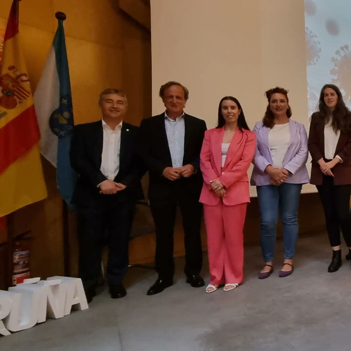 margapoza's tweet photo. Dende onte temos unha nova Doutora en @meiGAbiome @microchuac #covidbens 
A Doutora
@Noelia_Trigo_ 🧹🧙‍♀️💧🦠
Covidbens: epidemioloxía de COVID-19 basada en augas residuais @UDC_gal @CICAUDC https://t.co/zAfAljkFFG