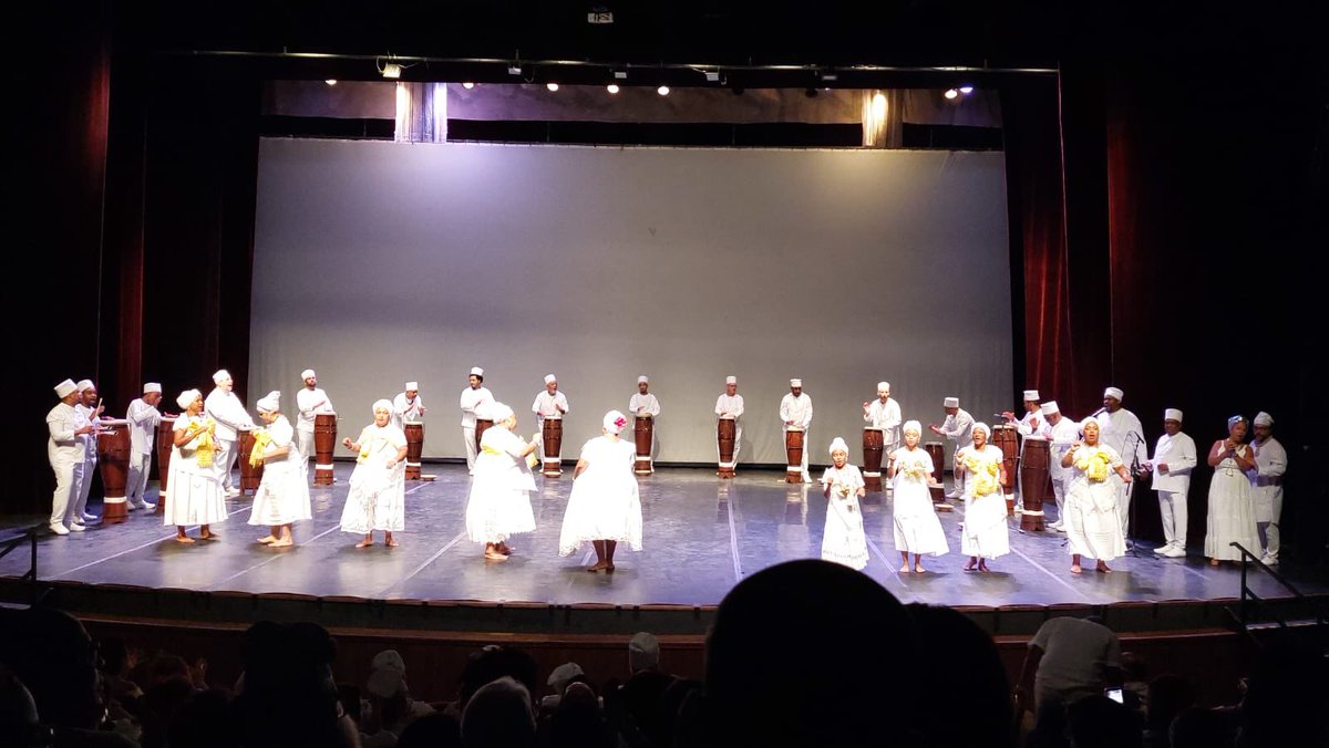 Dinnhtodynho's tweet photo. Orgulho de fazer parte desss raiz ❤️ bença vó in memória , bença mãe e a bença todos irmãos foi perfeito ����🫶 https://t.co/y8T9EpnlSk
