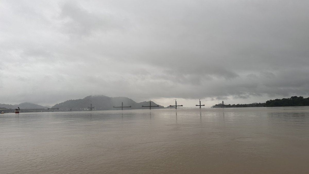 annaverma27's tweet photo. Commendable efforts by the government in transforming Assam’s waterways! This initiative not only opens up significant business opportunities but also promises to alleviate traffic congestion. Let’s ensure sustainable growth while respecting nature. #Assam #WaterDevelopment https://t.co/DrSLyChDjK