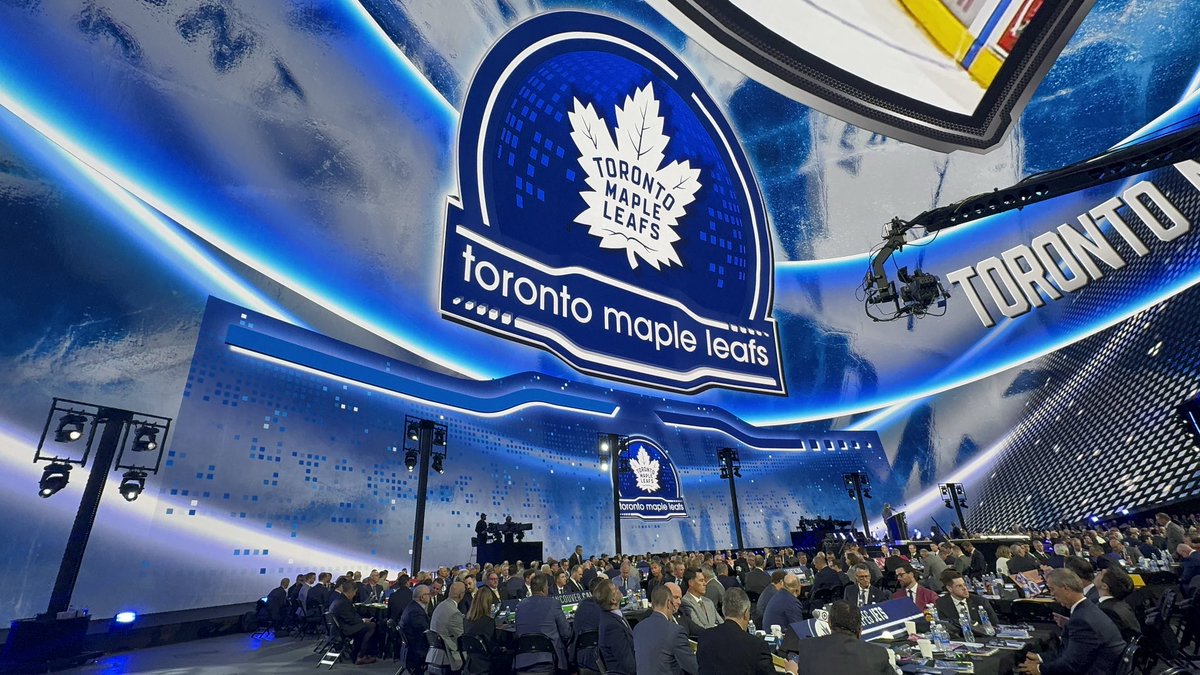 davidalter's tweet photo. The Leafs were on the clock until they weren’t. Leafs will now pick 31 and 58 and give the Ducks the 23 pick. https://t.co/PEfM7JurcU