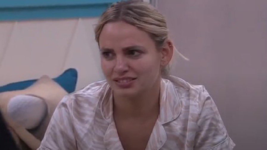 BB_Reax's tweet photo. wtf reaction pics continued #bb25 #bb24 #bb7 #BBRG #BBReindeerGames https://t.co/hCU0i20ret