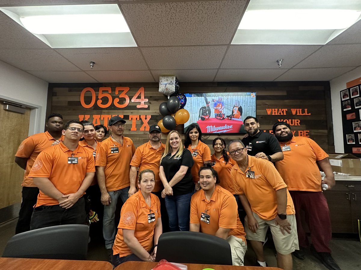 The0534's tweet photo. 06/13/24 

We celebrated Heathers' promotion and last day with us. 

congratulations!!! 

Met team will miss you;  many blessings on your journey❤️ https://t.co/Gh8fGikiKq