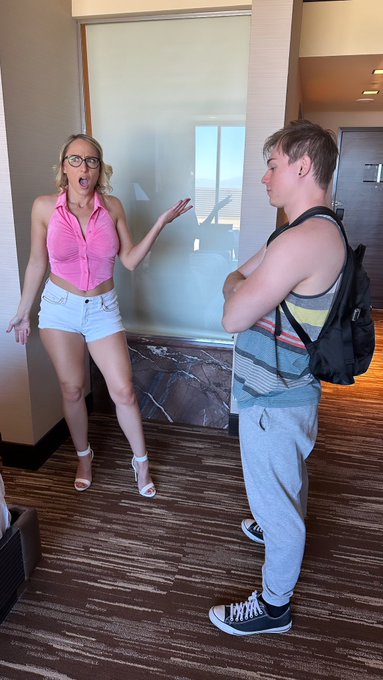 The most UNFAIR situation&hellip;having to share a resort timeshare with my stepson @anthonyxpierce 😫😋😉 NEW<a href="/tag/hotmom"class="tags"><span>#hotmom</span></a><a href="/tag/irishgirls"class="tags"><span>#irishgirls</span></a><a href="/tag/cutemilf"class="tags"><span>#cutemilf</span></a>