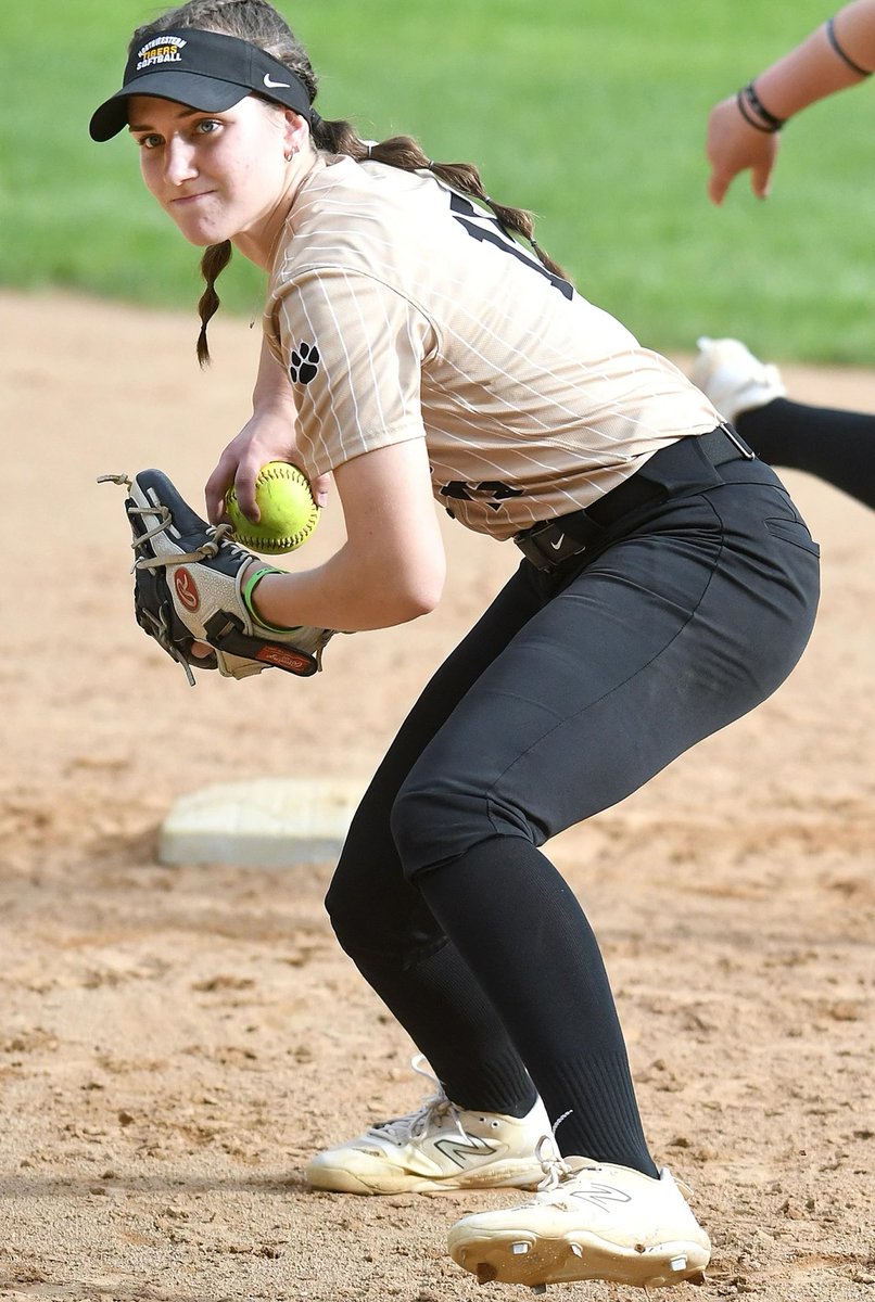 ashlynmsuth15's tweet photo. Excited and honored to be apart of the Superior Telegram’s All Area Team 2024, for the first time! https://t.co/FbydNsHXVT
