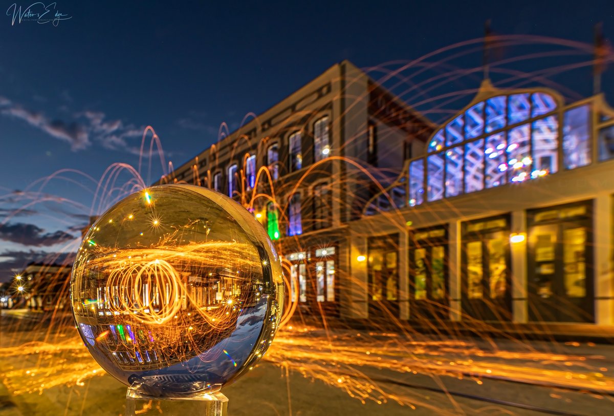 WatersEdgeDigi1's tweet photo. Good evening!
This is a sunrise photo, on the Strand, with burning steel wool, seen through a lens ball. October 2022. 
Galveston, TX

https://t.co/QwleAC47Jp

#watersedgedigitalphotography #galveston #galvestonisland #island #islandlife #islandliving #sunrise #sunrisephotography https://t.co/tbDUsiZWIS