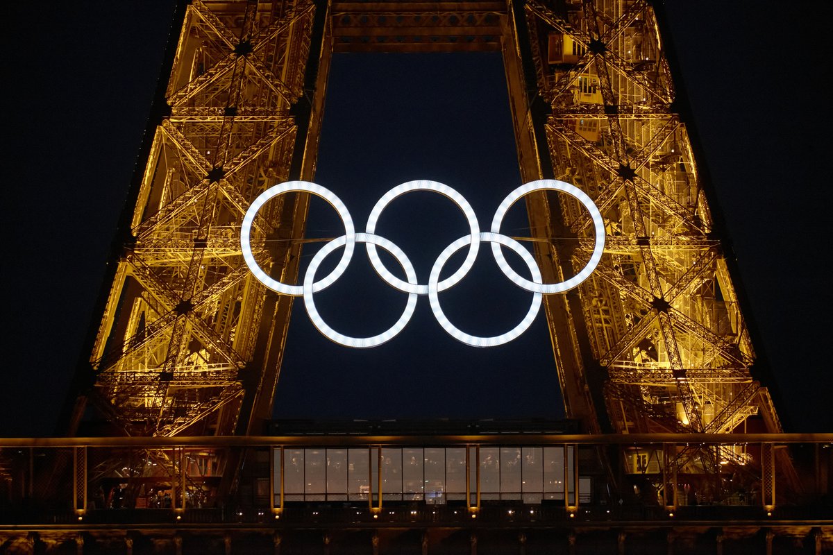 CGTNSportsScene's tweet image. 🤩#Paris2024 less than a month

👀Different angles to capture the Olympic rings on the Eiffel Tower in Paris

#Olympics