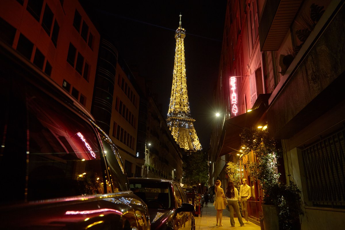 CGTNSportsScene's tweet image. 🤩#Paris2024 less than a month

👀Different angles to capture the Olympic rings on the Eiffel Tower in Paris

#Olympics