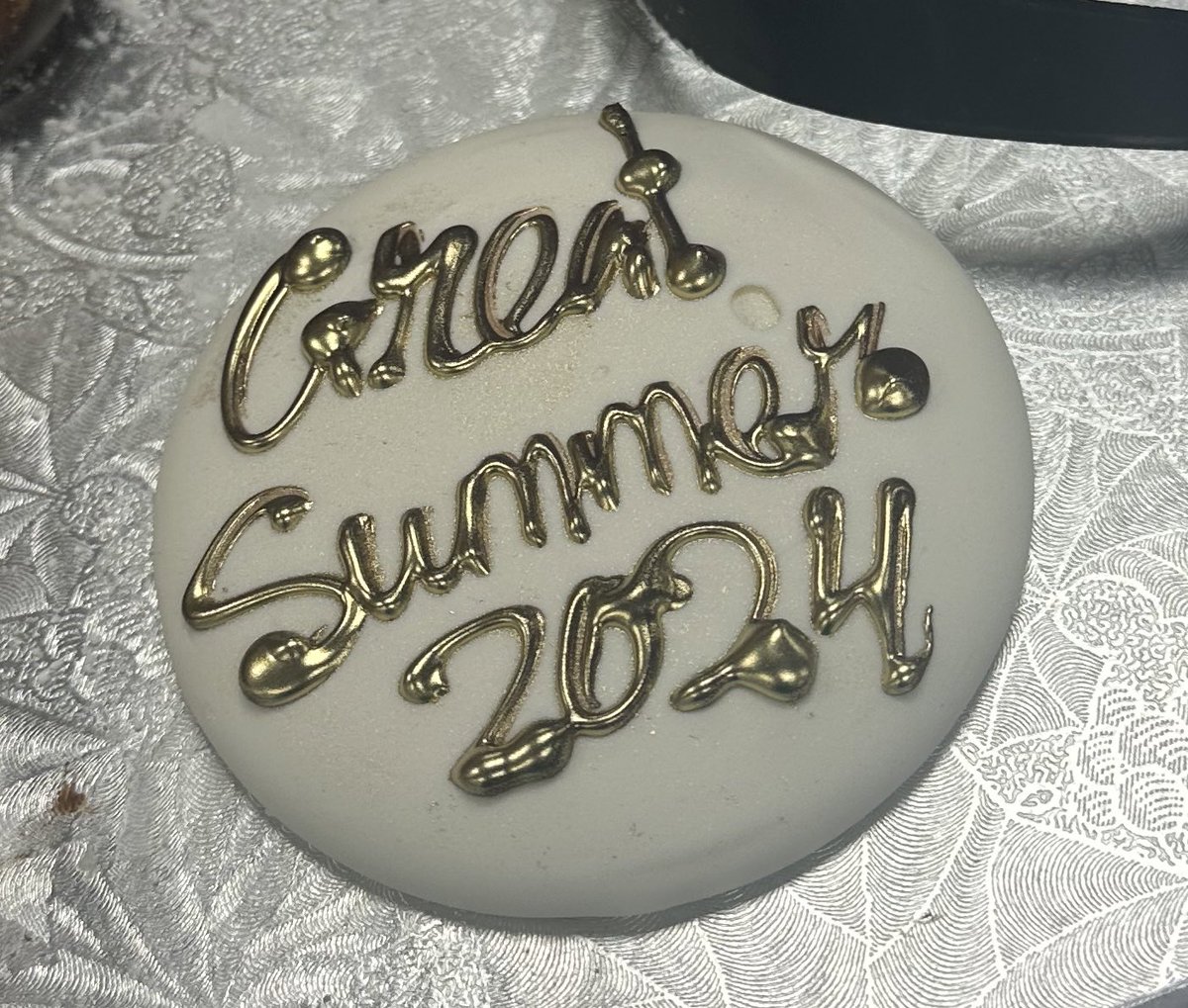 Silvana, (she/her) Downsview SS CYC (@silvana_cyc) on Twitter photo We end the 2023-2024 school year with a potluck breakfast, bringing together our <a href="/tdsb_DSS/">Downsview Secondary</a> community. We bid farewell to incredible staff members (retirees, LTOs, relocations) & welcomed our new VP. Special thanks to our admin for their unwavering support & leadership all year. We end the 2023-2024 school year with a potluck breakfast, bringing together our <a href="/tdsb_DSS/">Downsview Secondary</a> community. We bid farewell to incredible staff members (retirees, LTOs, relocations) & welcomed our new VP. Special thanks to our admin for their unwavering support & leadership all year.