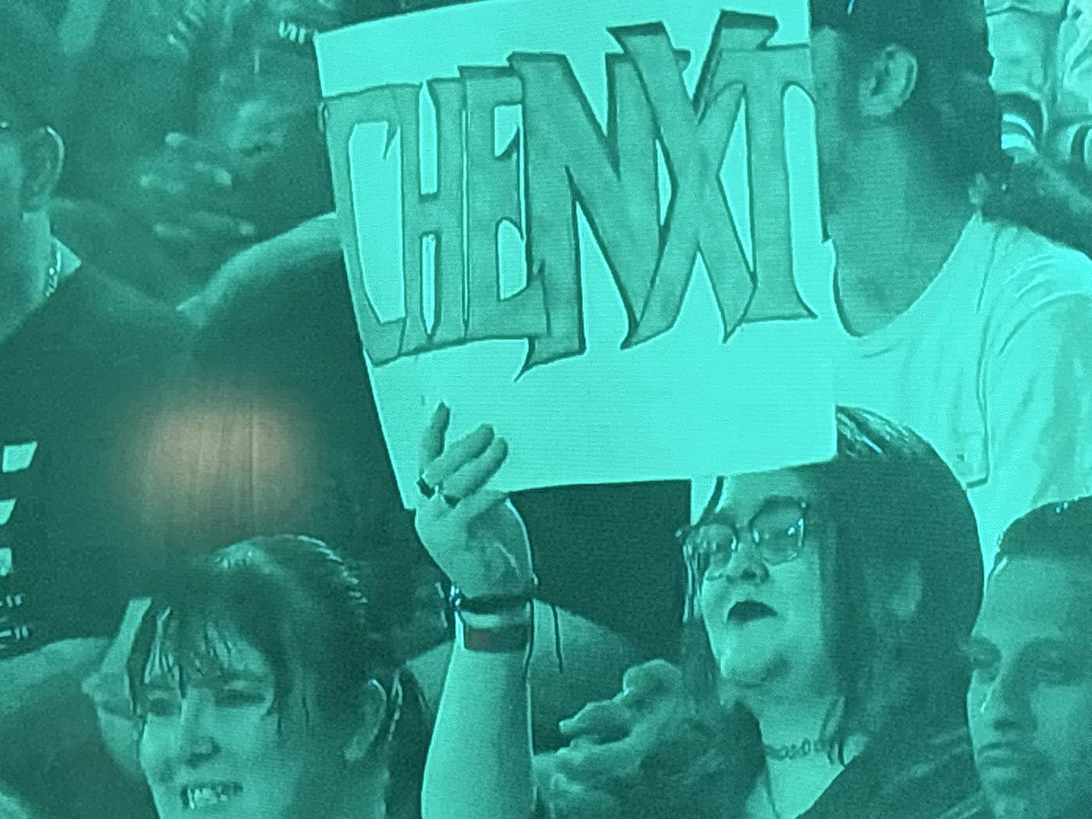 Kuroneko_Queen's tweet image. WATCHING LEVEL UP AND AHHH MY #CHENXT SIGN FOR @DanteChenWWE MADE IT ONTO TV 😭😭