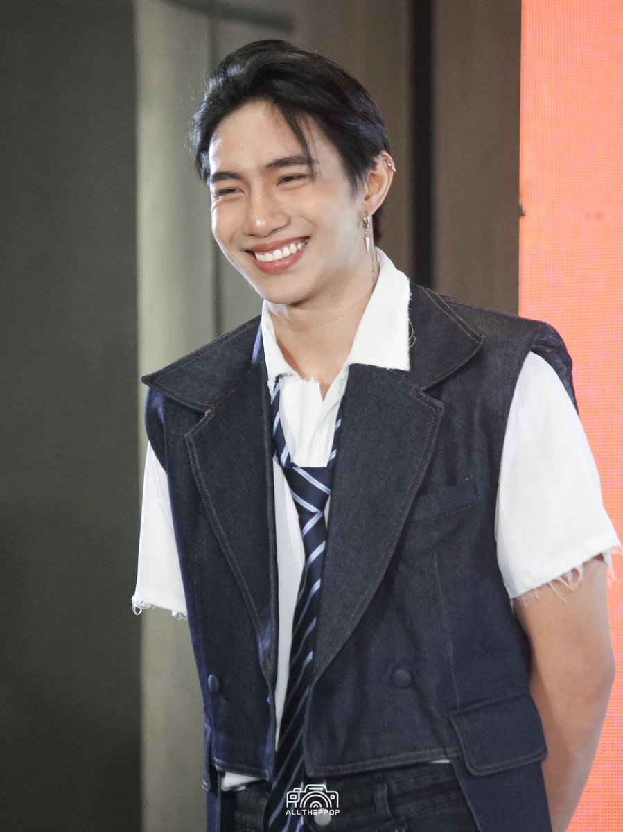 AllThePPop's tweet image. 06.28.2024 1ST ONE APLHA

Ganda naman ng ngiti ni Boss Alpha 😍

1ST ONE AT FÊTE DE LA MUSIQUE PH
@1stoneOfficial #1stOne 
#1stOneDITO #FetePH30
@1stoneofc_alpha