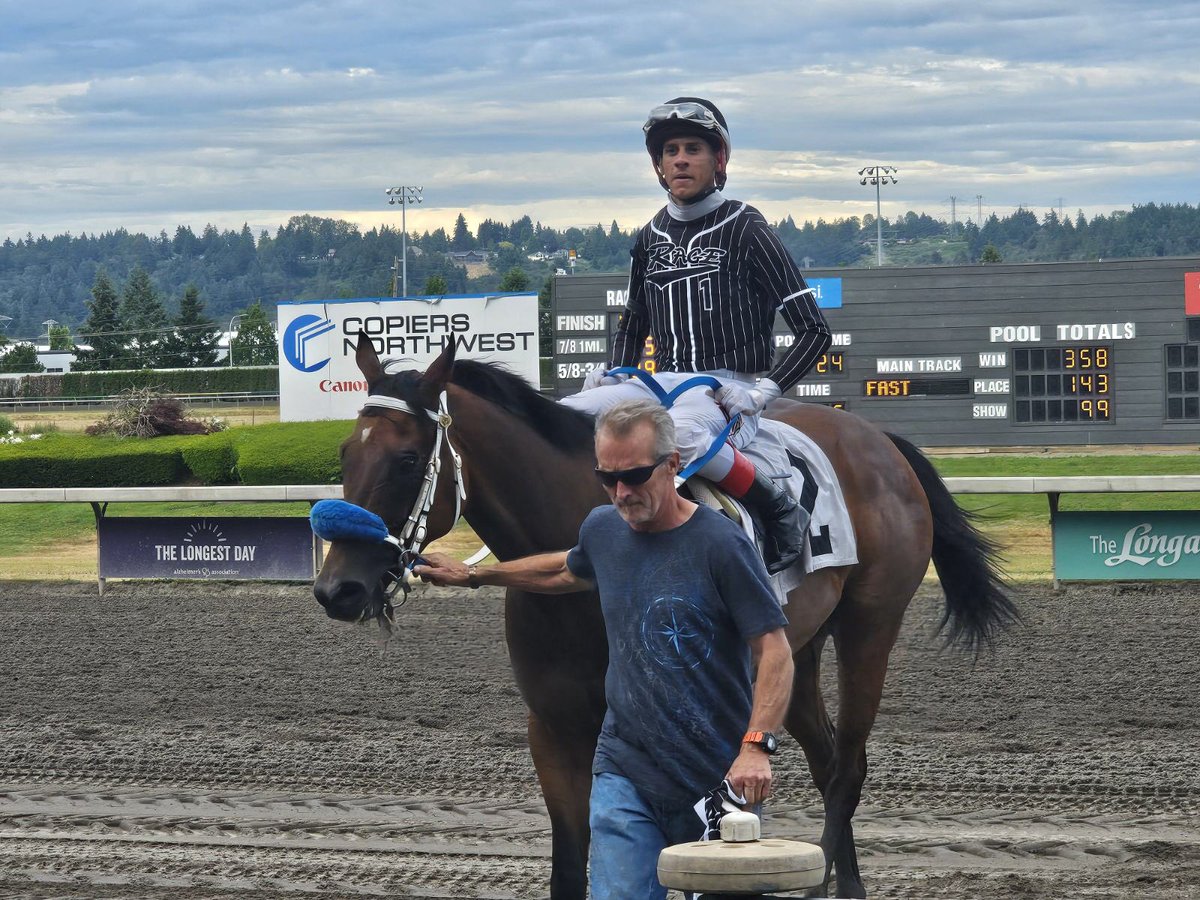 What a Day.   As I welcome Shelby Into the world.  Day just kept on being Great.  Paid in Full heads to the Winner Circle <a href="/EmeraldDowns/">Emerald Downs</a>  congrats to the Syndicate <a href="/TCJockeyClub/">Triple Crown Jockey Club 🏇 Rage 'n RYDRX</a> <a href="/jockamigos/">Jockamigos</a>