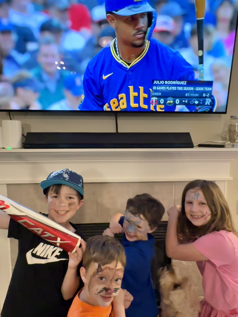 natmohkay's tweet photo. #TridentsUp for the @Mariners from home. Face paint and everything. Go Mariners! #SeaUsRise #WhereIRoot https://t.co/NSgXxlzvlE