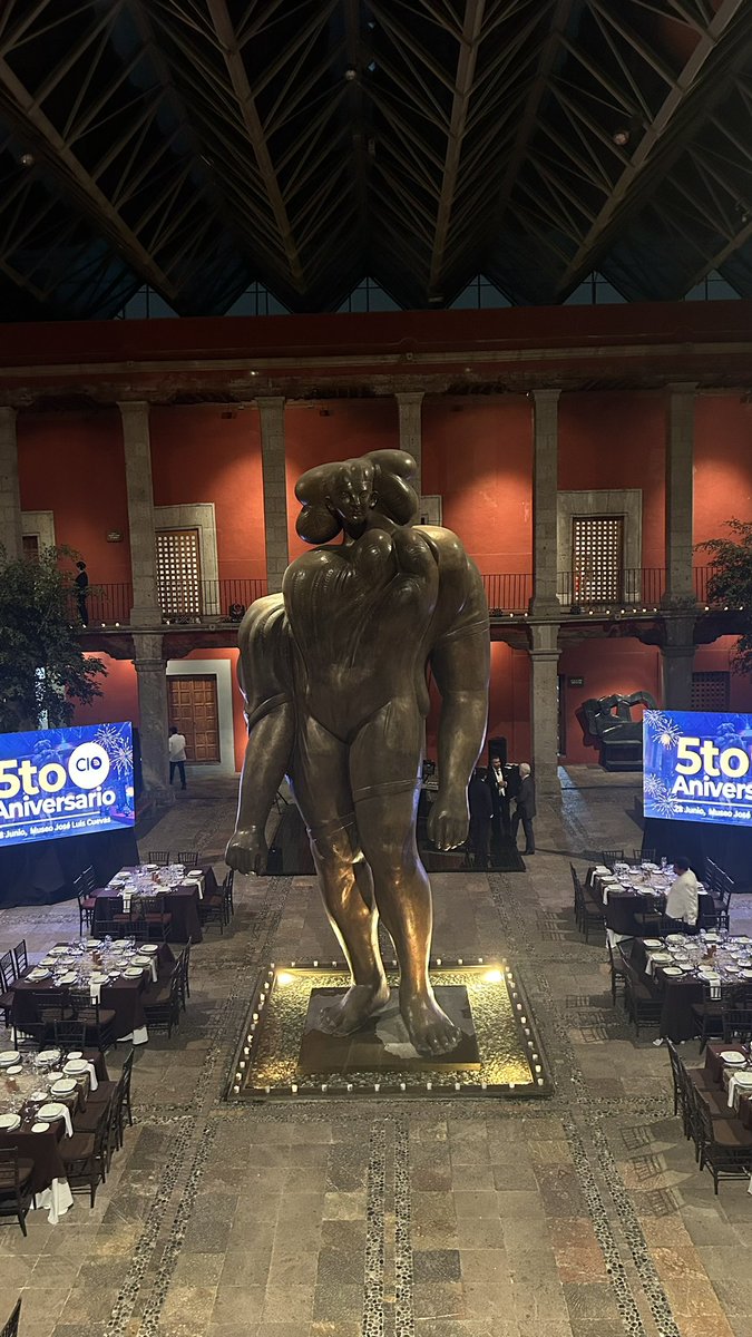 4l3j4ndr0_4rc30's tweet image. Festejando con grandes colegas 5 años de CIO Club, Felicidades!!!! #iscam, #cioclub