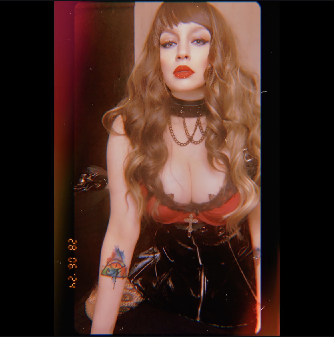 R_RQueen's tweet photo. #Flashback #flashackfriday #altfashion #altmodel 

🖤🖤🖤
https://t.co/GM4wJ5nlv7 https://t.co/3ezwhUuie7