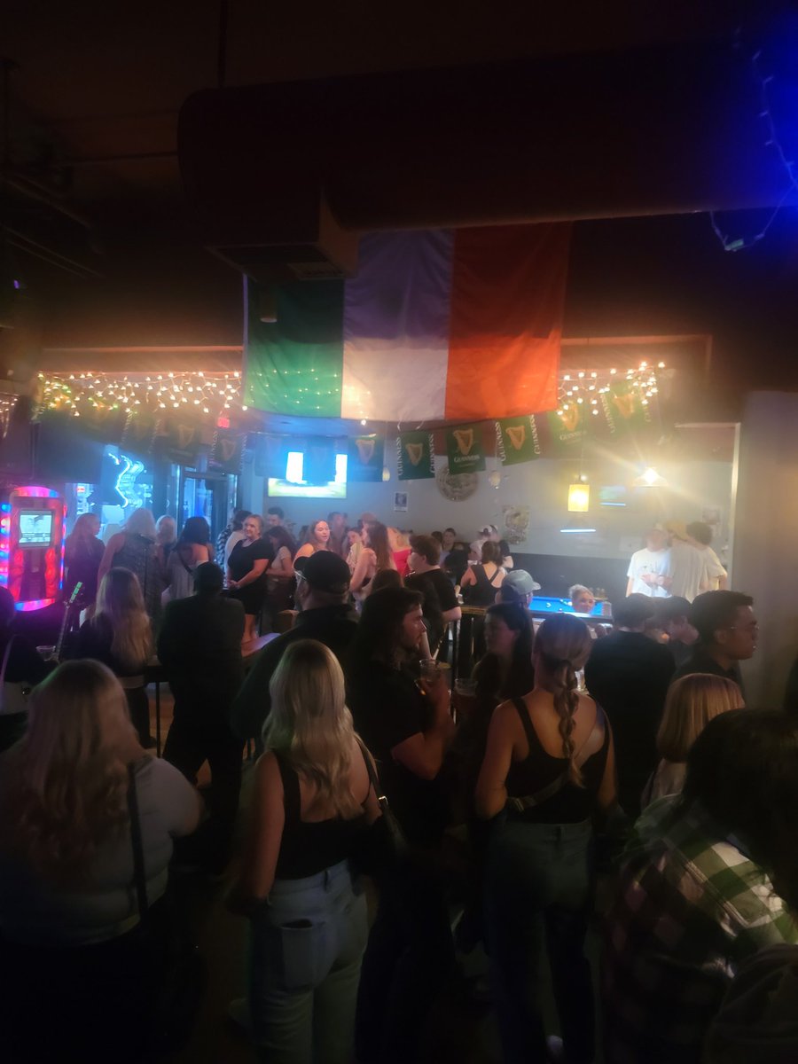 MethodDesigns's tweet image. Doing the @zachlanebryan listening party in Seattle. This shit is a GREAT American bar scene!