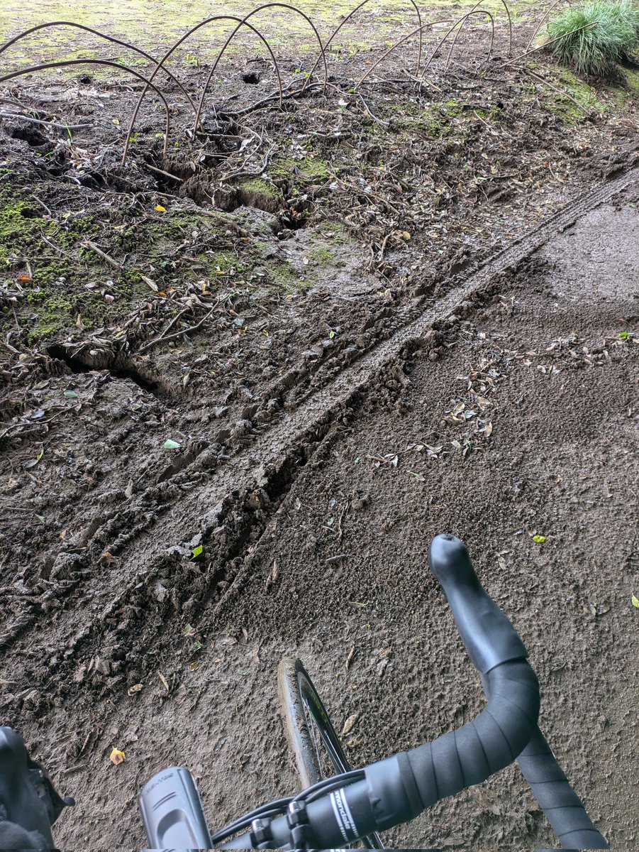 6arthur9's tweet photo. #カレーマラソン
手賀沼、確かにサイクリングコースはあるけど未舗装路もウジャウジャある…
都内から自走する人はグラベルにしましょう😇 https://t.co/v58hM1yvzQ
