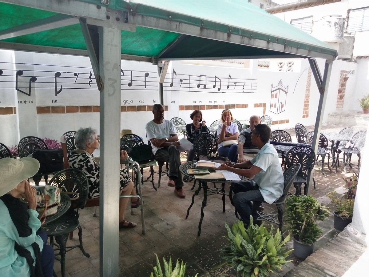 hectorniles6's tweet photo. #DeCaraAlSol |Realiza la Sociedad Cultural José Martí en Holguín como de costumbre, la tertulia martiana , en esta ocasión dedicada a "Martí y el Derecho" próximo a celebrarse el 150 aniversario de que un  30 de junio de 1874 se graduara José Martí de Licenciado en Derecho.#Cuba https://t.co/5Xy1cE1T3B