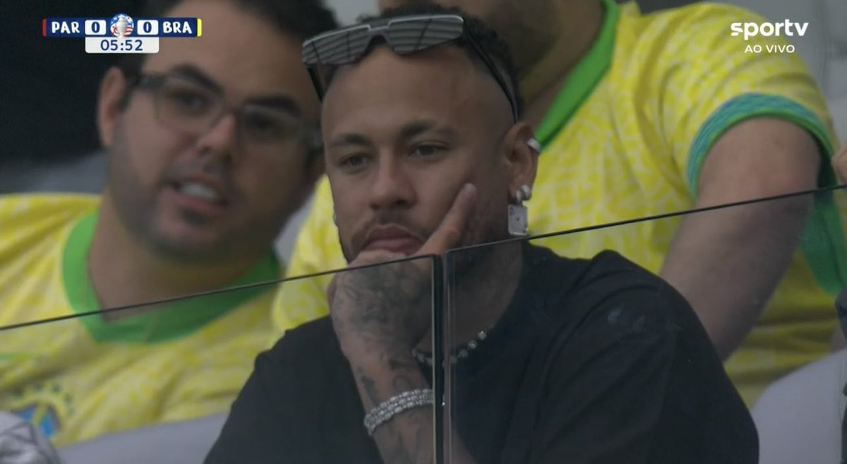 SergioAJBarrett's tweet photo. Torcendo para o Neymar CONTINUAR ASSISTINDO AOS JOGOS DA SELEÇÃO BRASILEIRA SEMPRE ASSIM, DA ARQUIBANCADA https://t.co/8awGXbdPo1