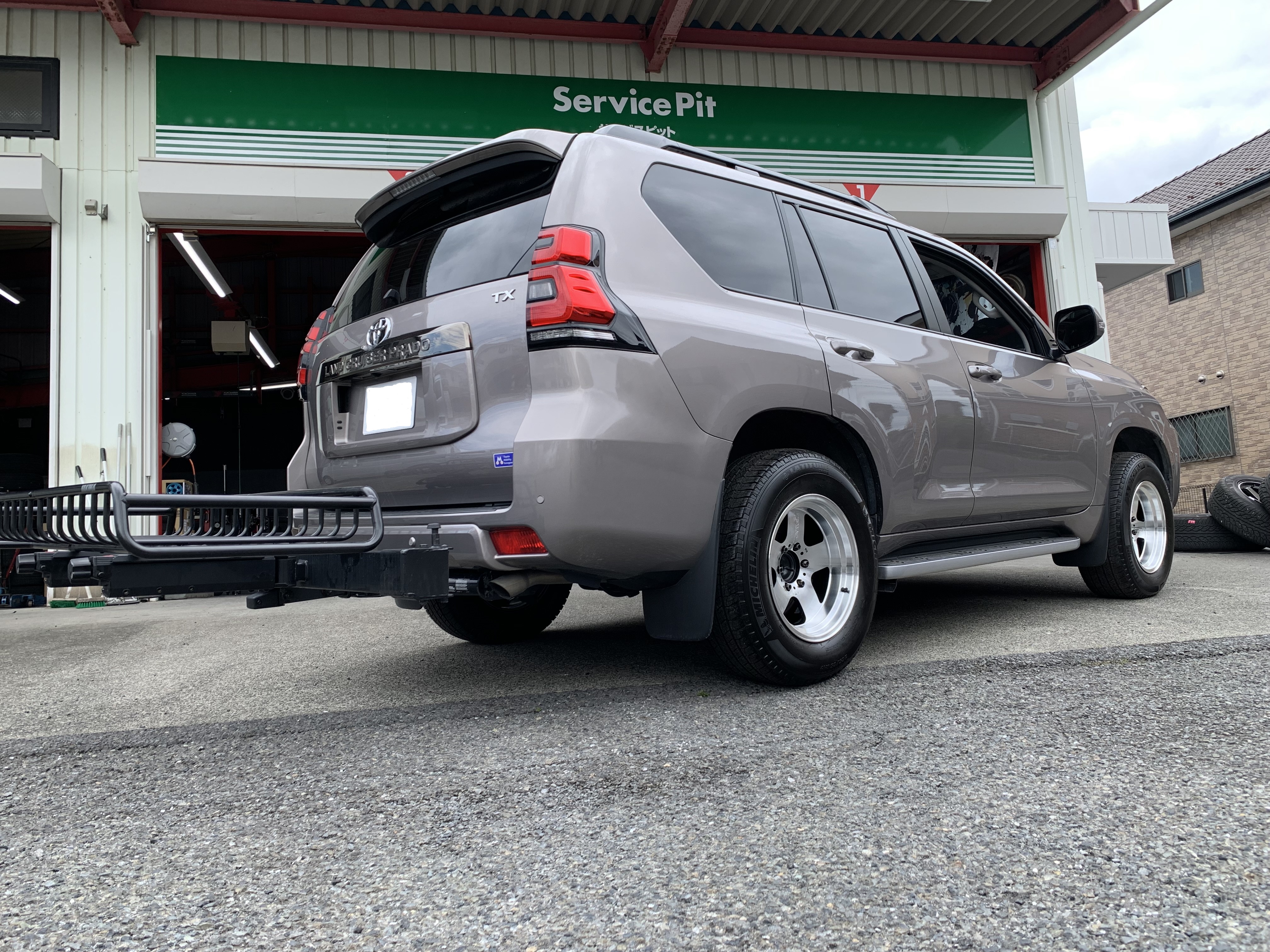 ② ADVAN新車外し ‘24年製50週 イボ付 225/65R17 2本 新車外し】2025年製 YOKOHAMA ADVAN V03 225/65R17 17インチ 夏