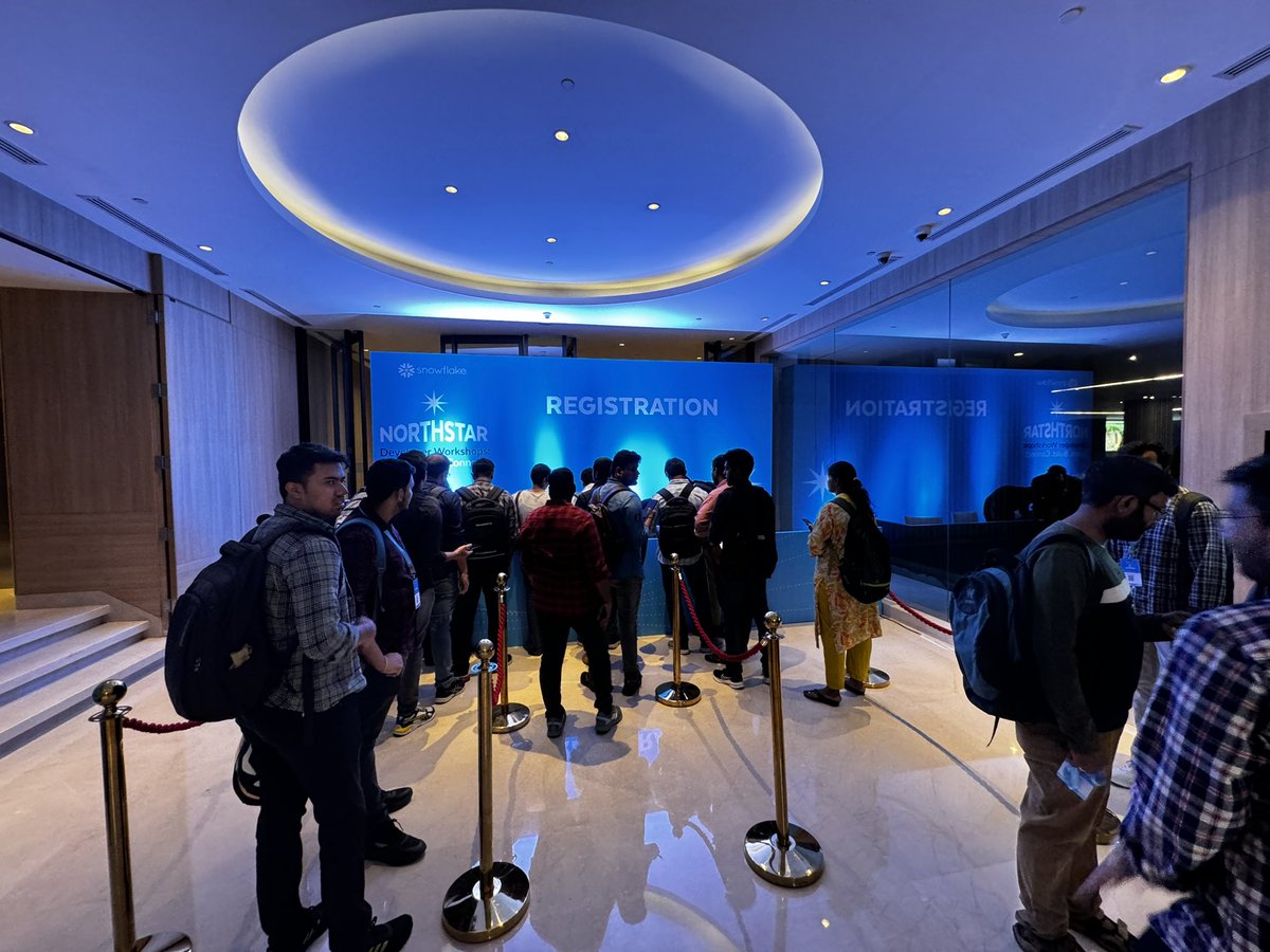 HydTechEvents's tweet photo. We are at the @SnowflakeDB Northstar conference this morning. Come say hi! #HydTechEvents https://t.co/UKXAywyakQ