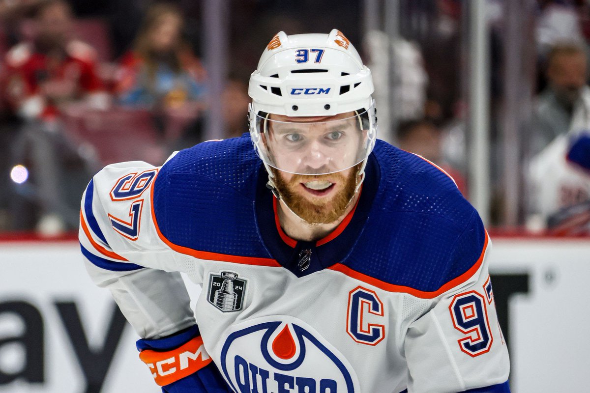 2 Mutts Hockey Podcast (@2muttshockeypod) on Twitter photo We just chatted with an <a href="/EdmontonOilers/">Edmonton Oilers</a> player & he said I can share this story but I can’t say who it came from, after the #Oilers lost The Stanley Cup & all the players got back to the room Connor McDavid got told he won the Conn Smythe. Connor was going to go back onto the ice We just chatted with an <a href="/EdmontonOilers/">Edmonton Oilers</a> player & he said I can share this story but I can’t say who it came from, after the #Oilers lost The Stanley Cup & all the players got back to the room Connor McDavid got told he won the Conn Smythe. Connor was going to go back onto the ice